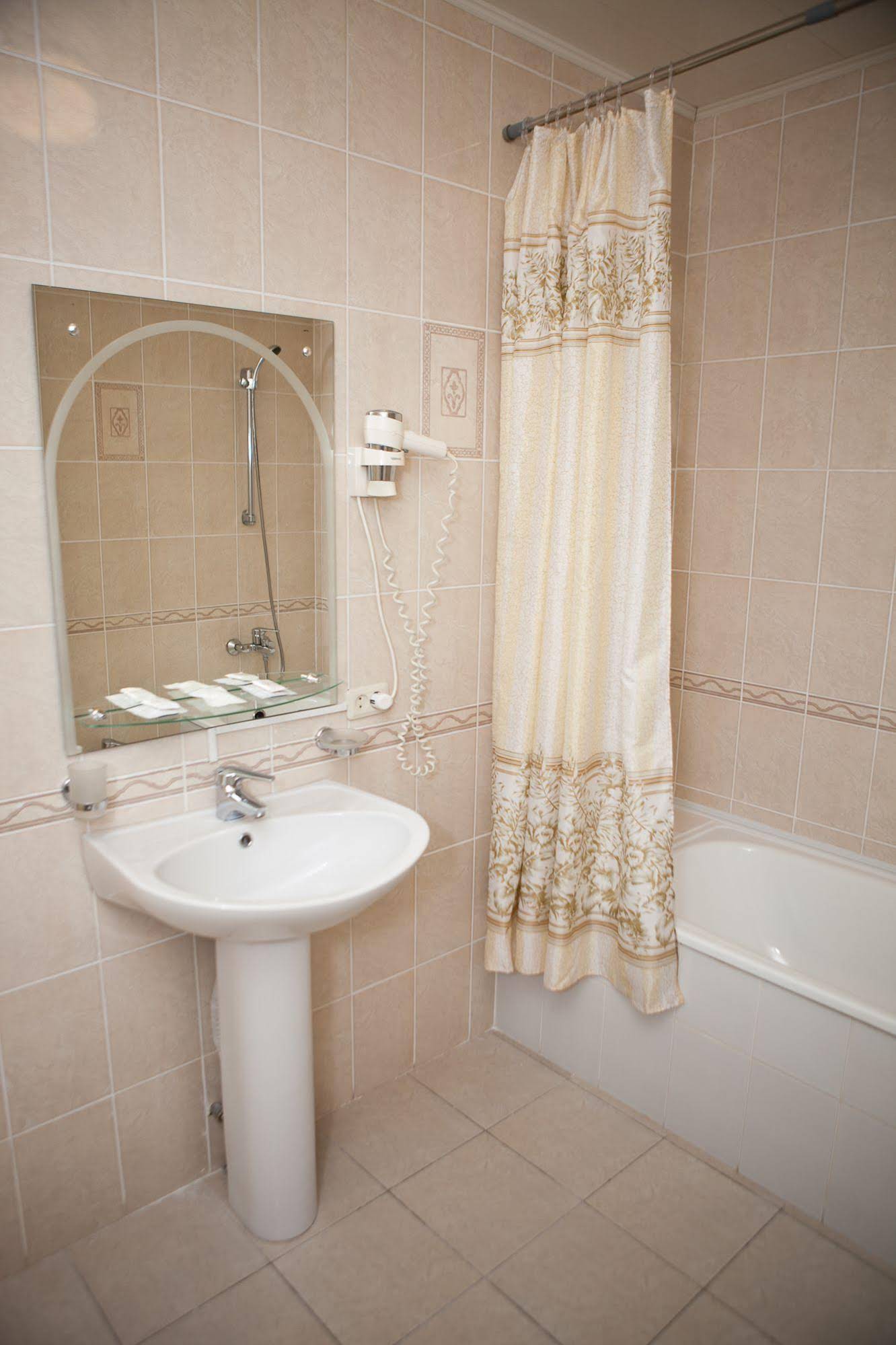 U Zolotykh Vorot Hotel