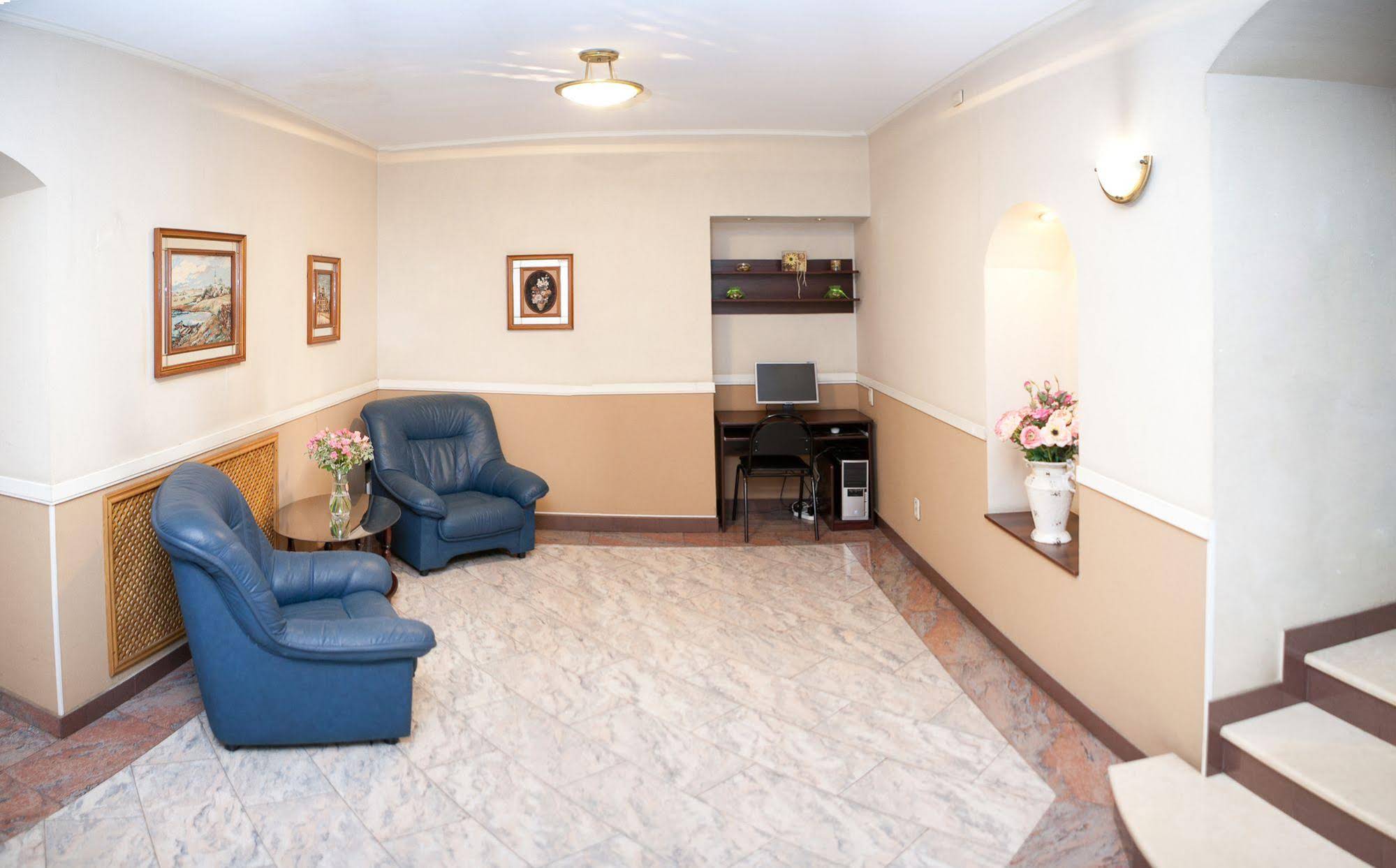 U Zolotykh Vorot Hotel
