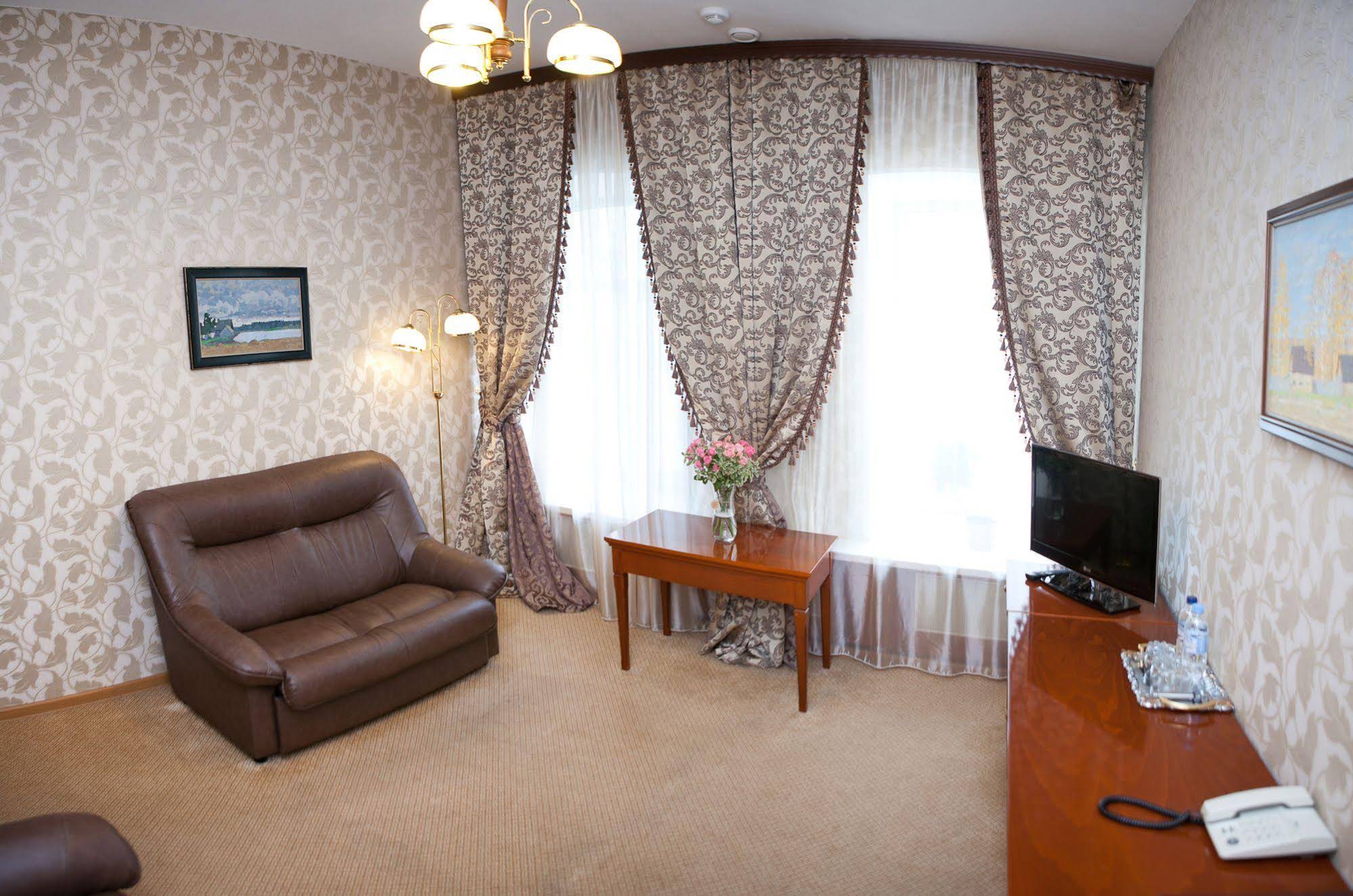 U Zolotykh Vorot Hotel