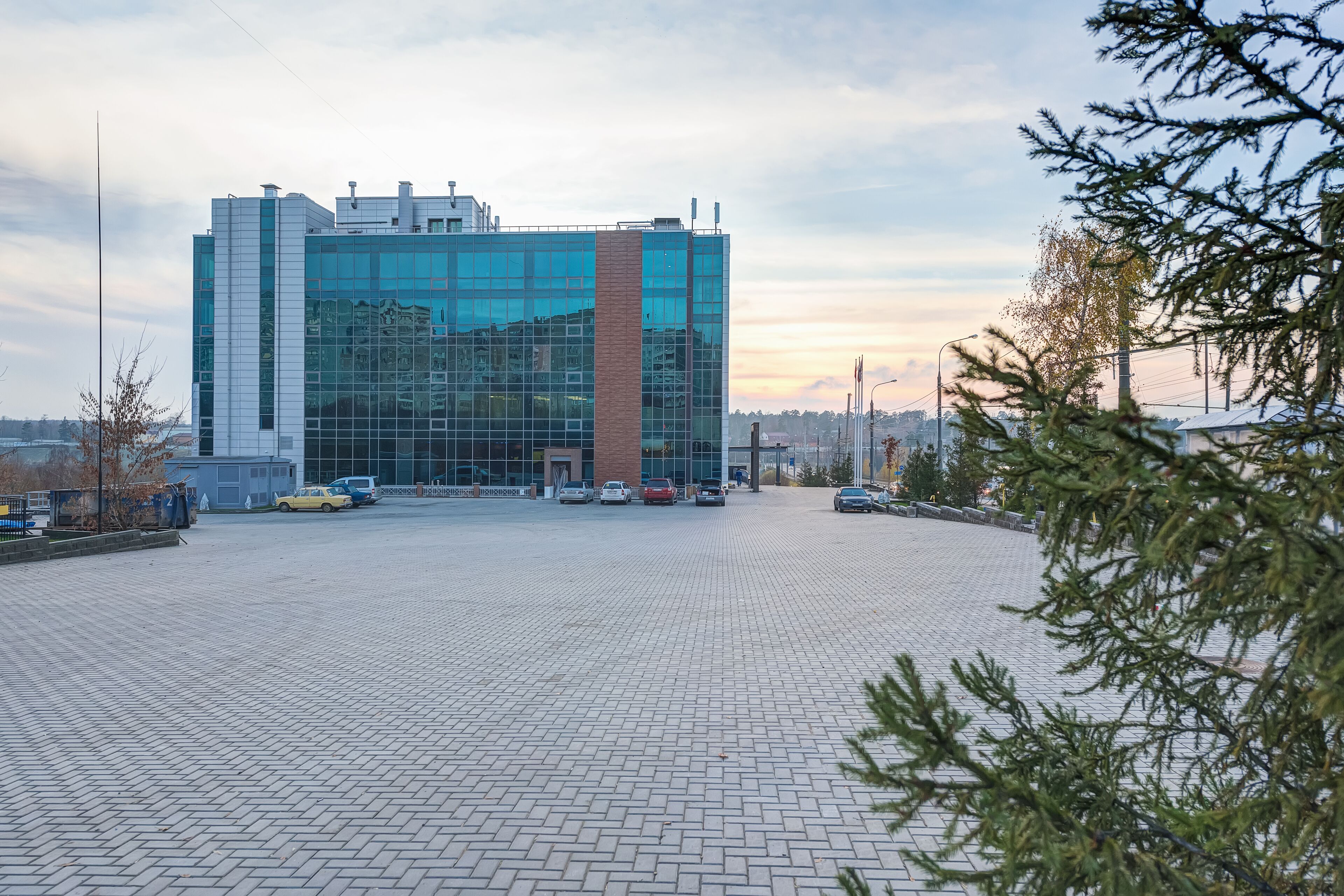 Astro Plaza
