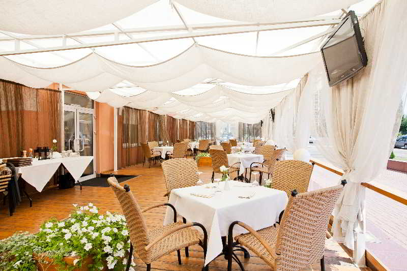 Benefit Plaza Congress Hotel