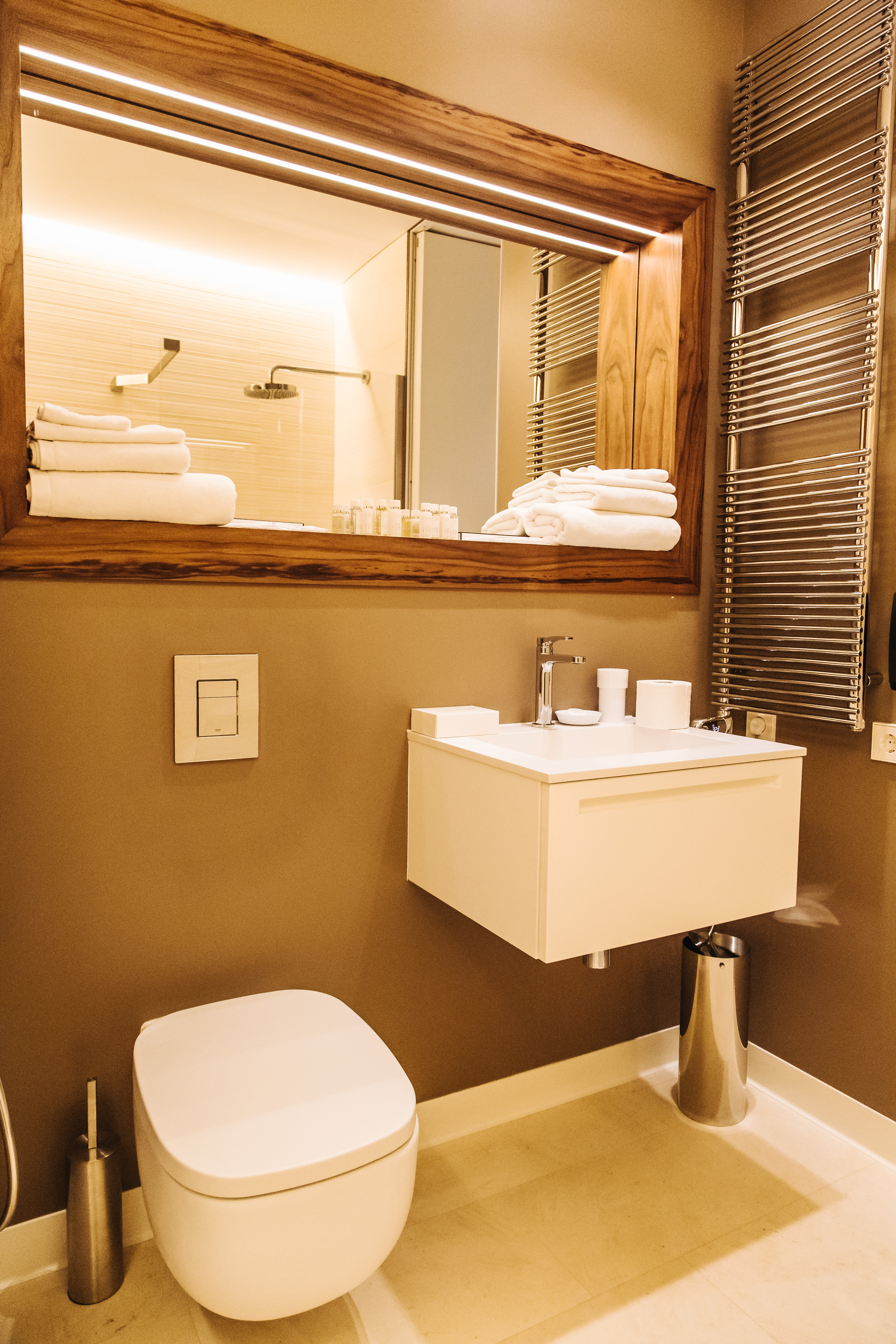 Crystal House Suite Hotel & Spa