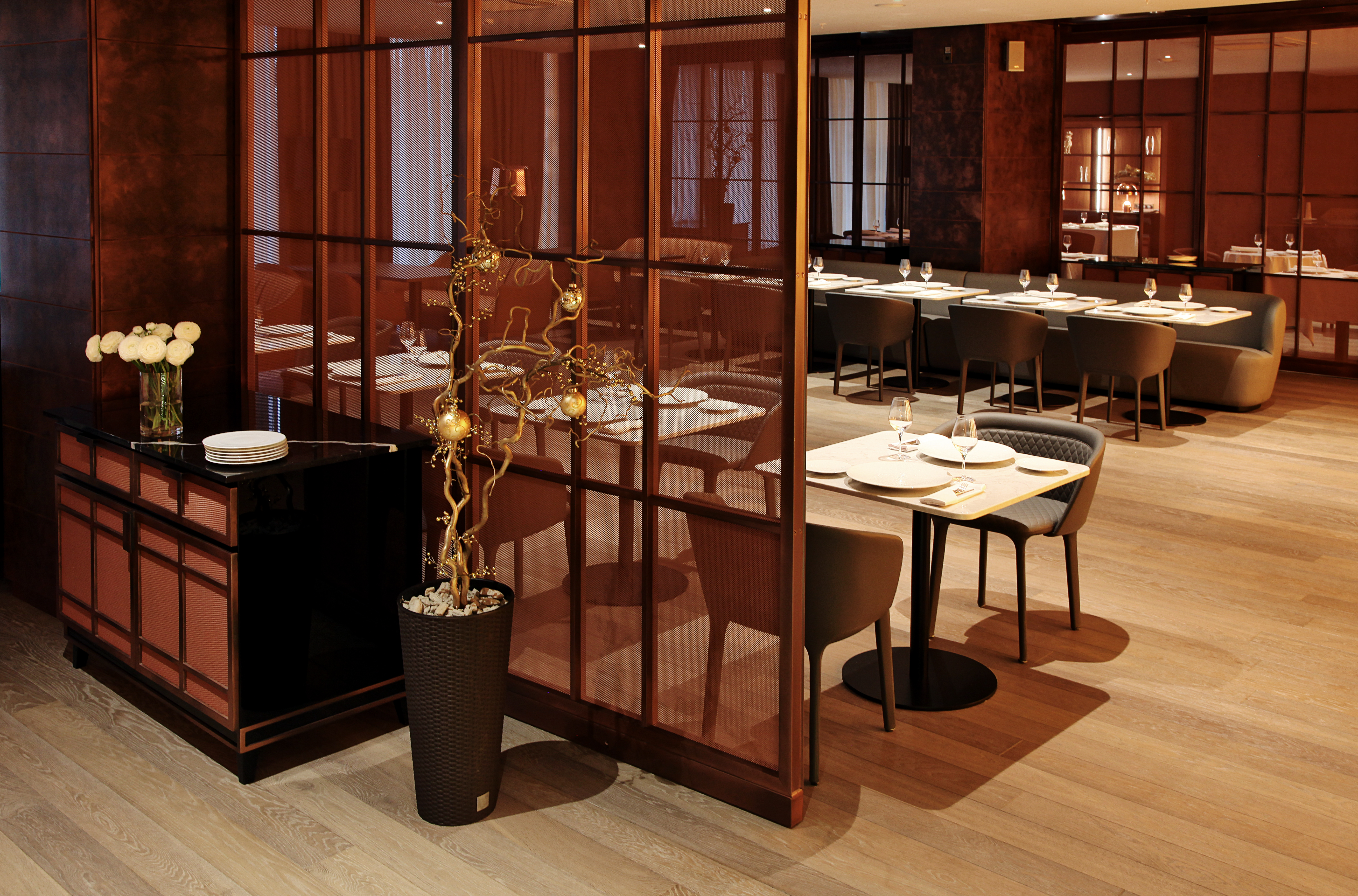 Crystal House Suite Hotel & Spa