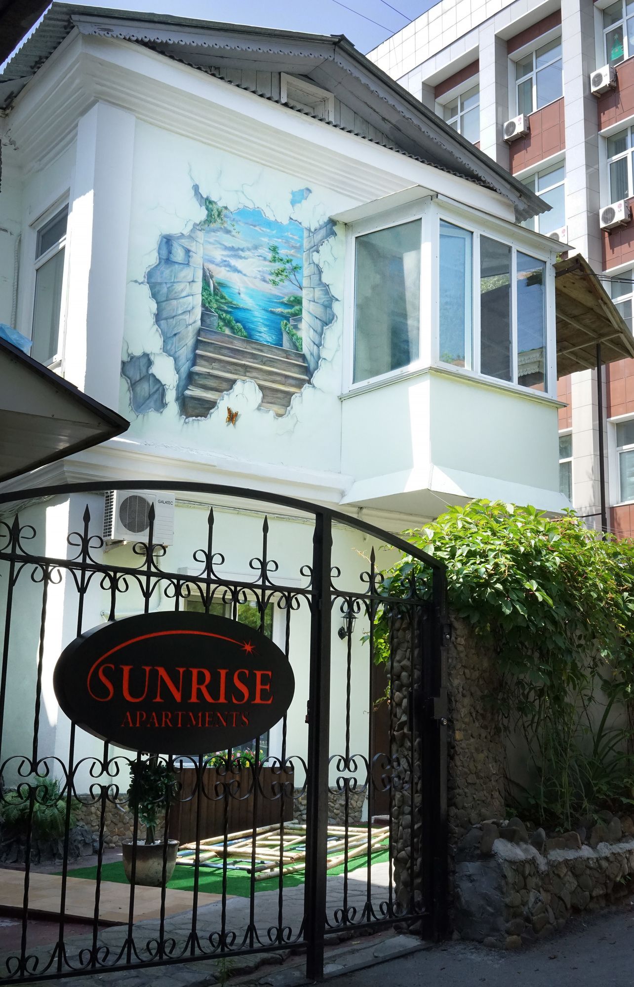 Sunrise ApartHotel