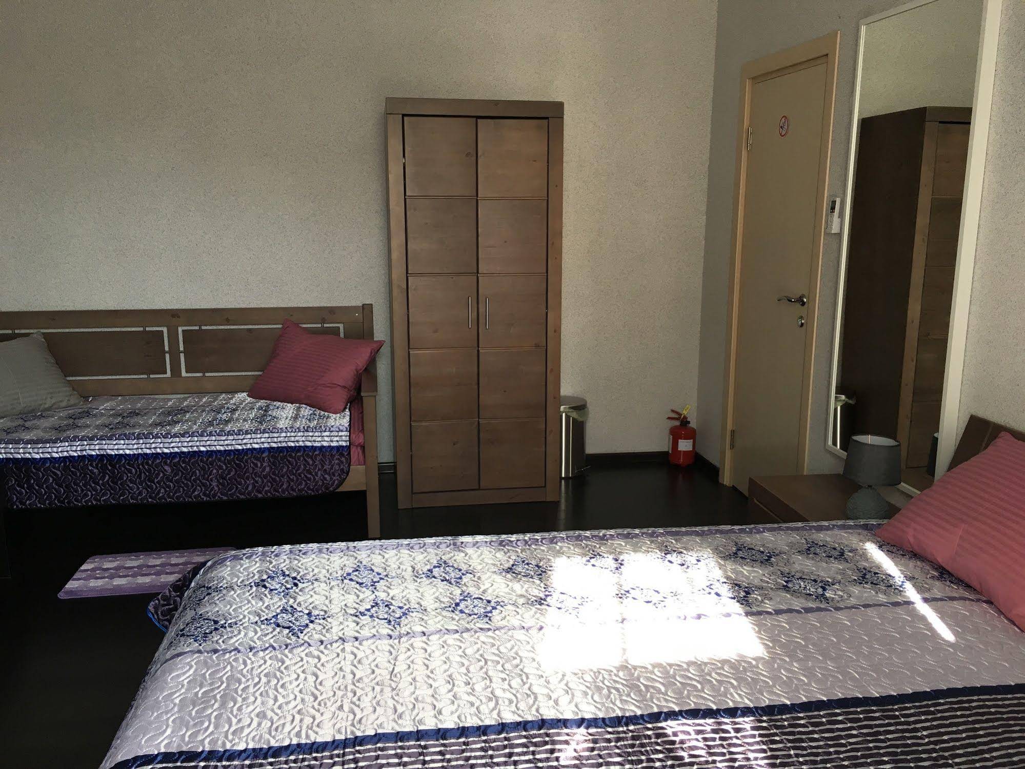 VladStar Inn Hostel