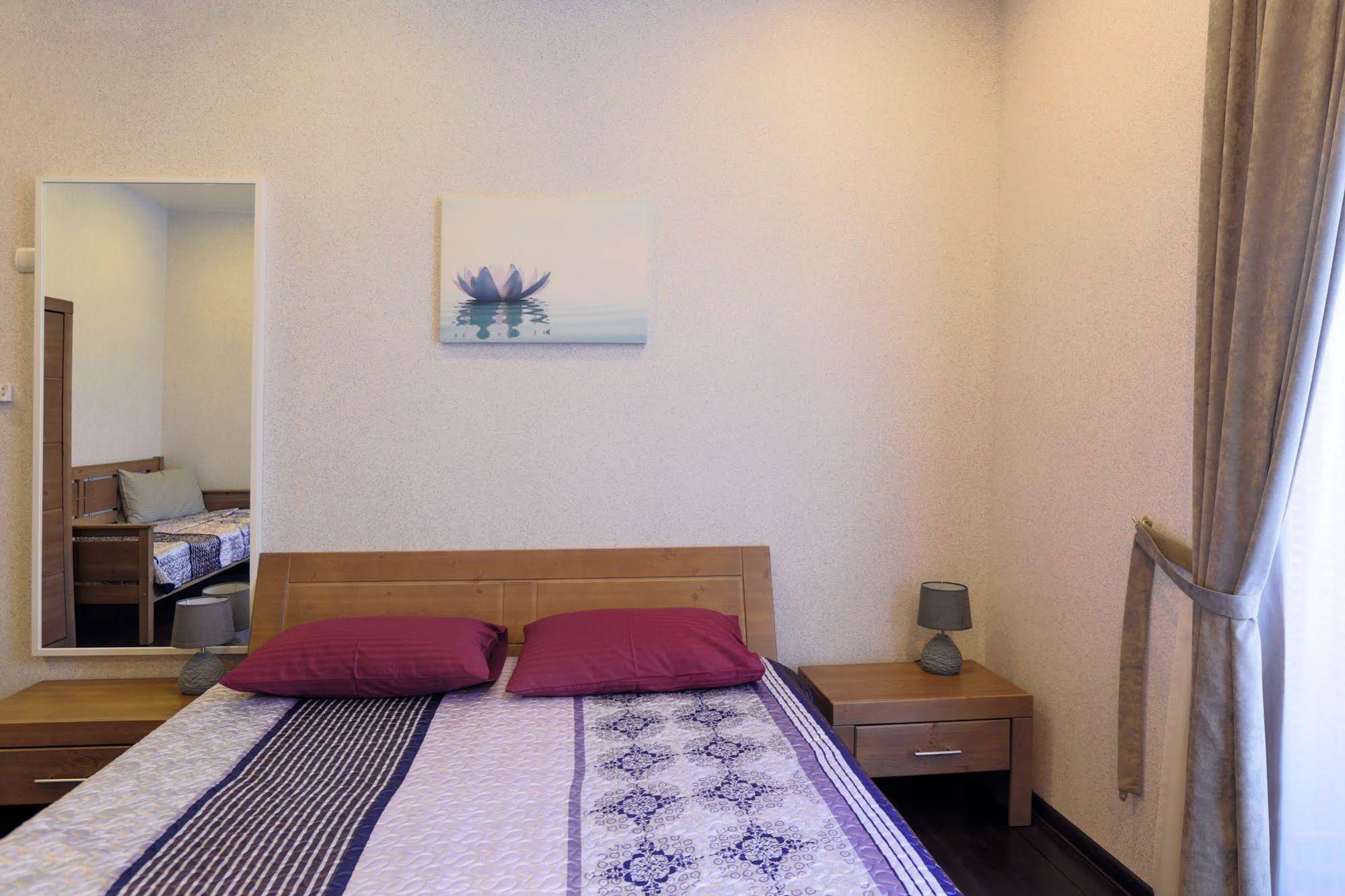 VladStar Inn Hostel