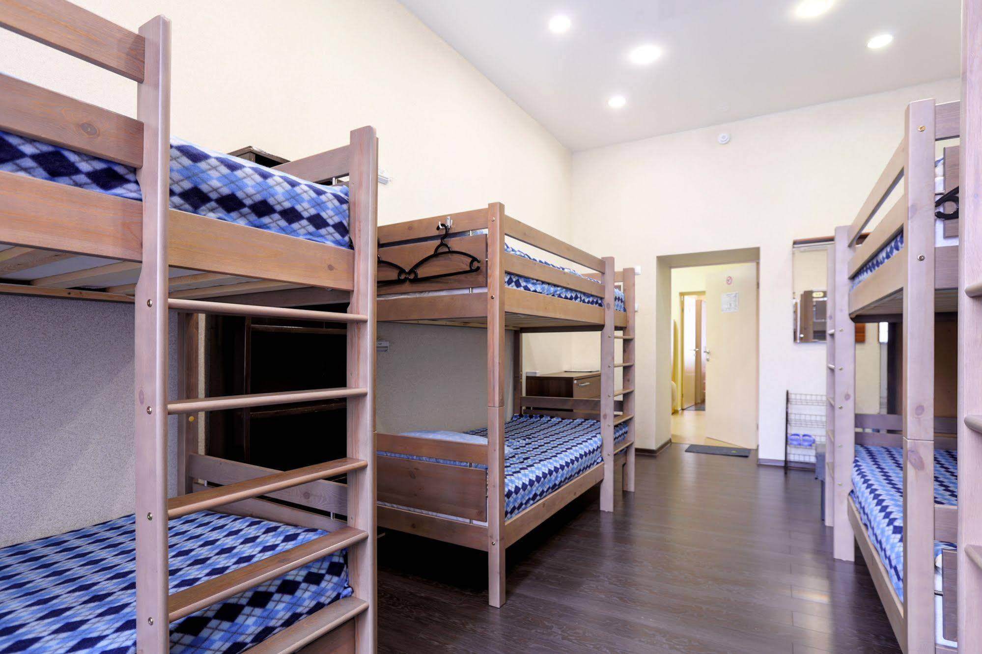 VladStar Inn Hostel