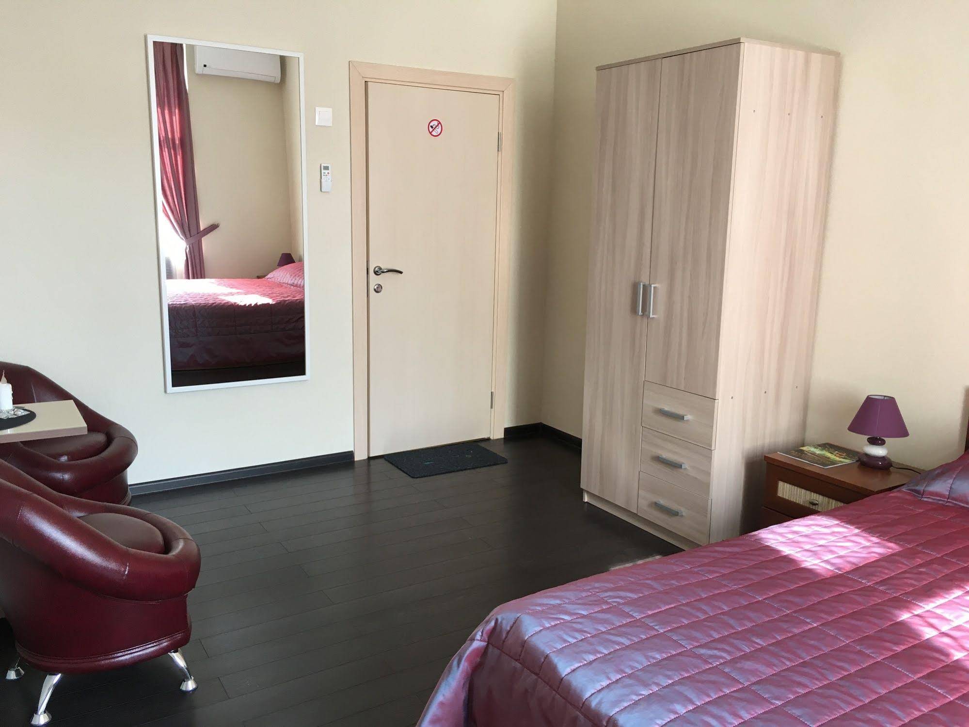 VladStar Inn Hostel