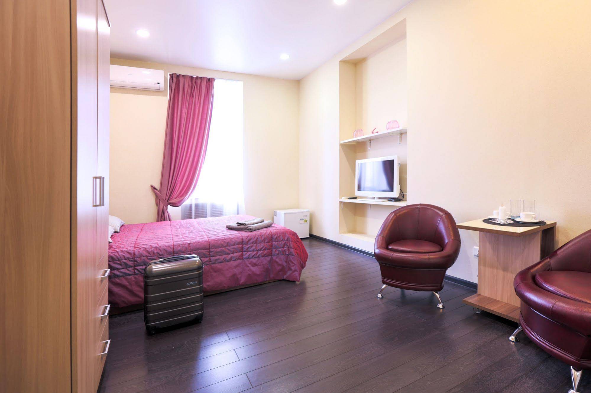 VladStar Inn Hostel