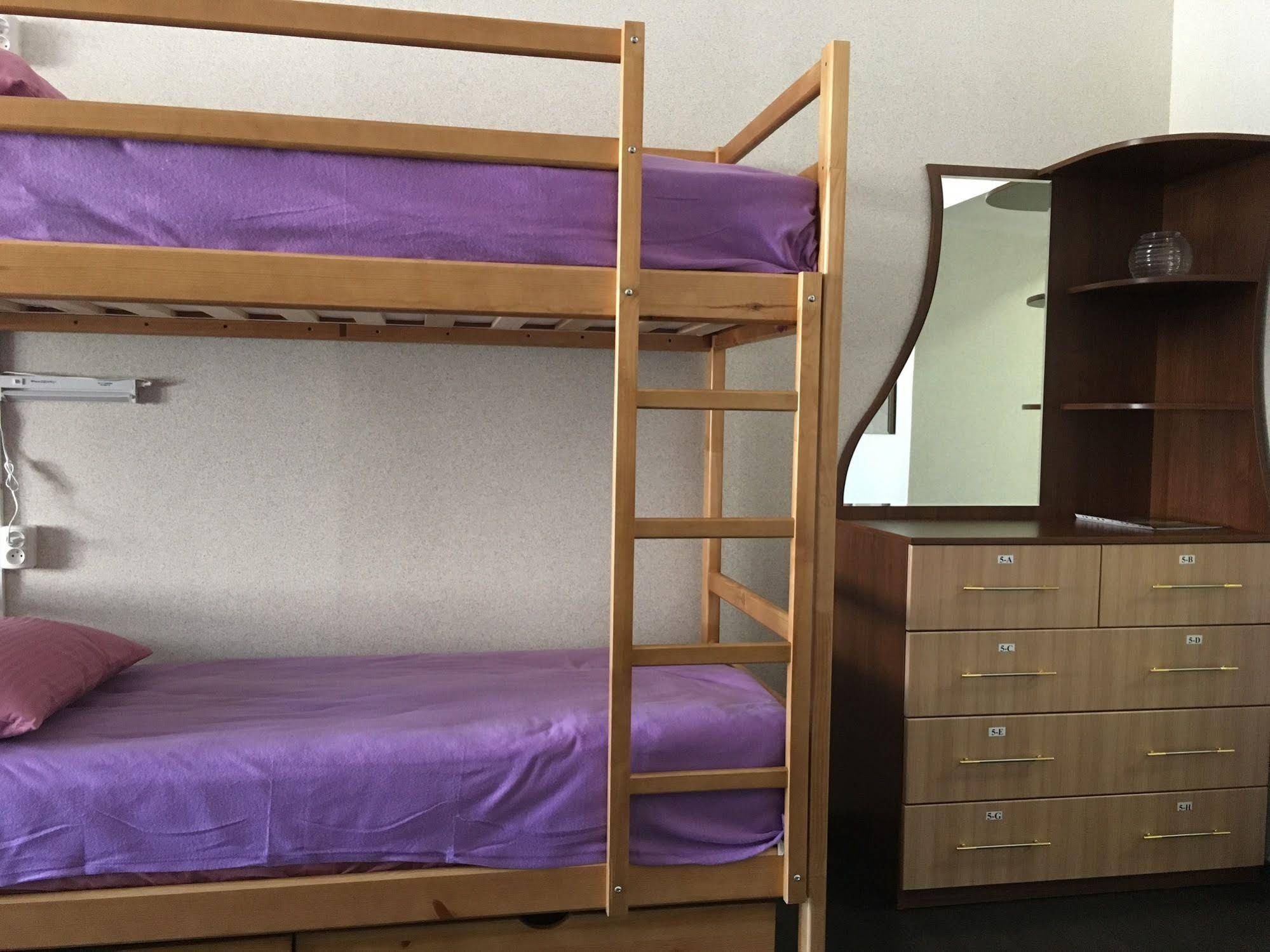 VladStar Inn Hostel