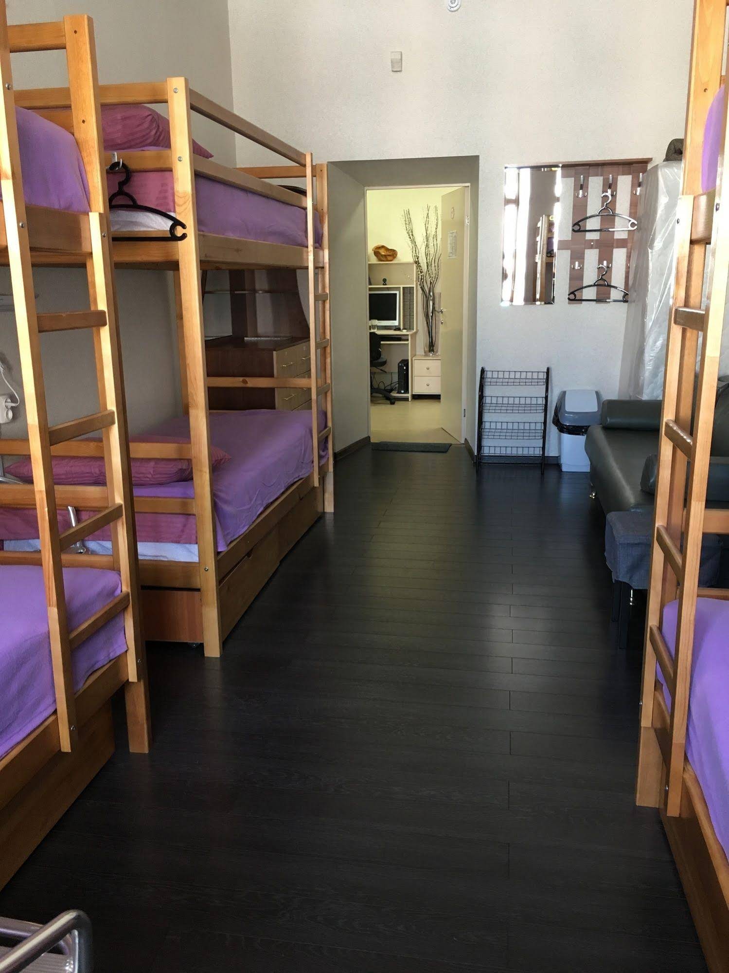 VladStar Inn Hostel