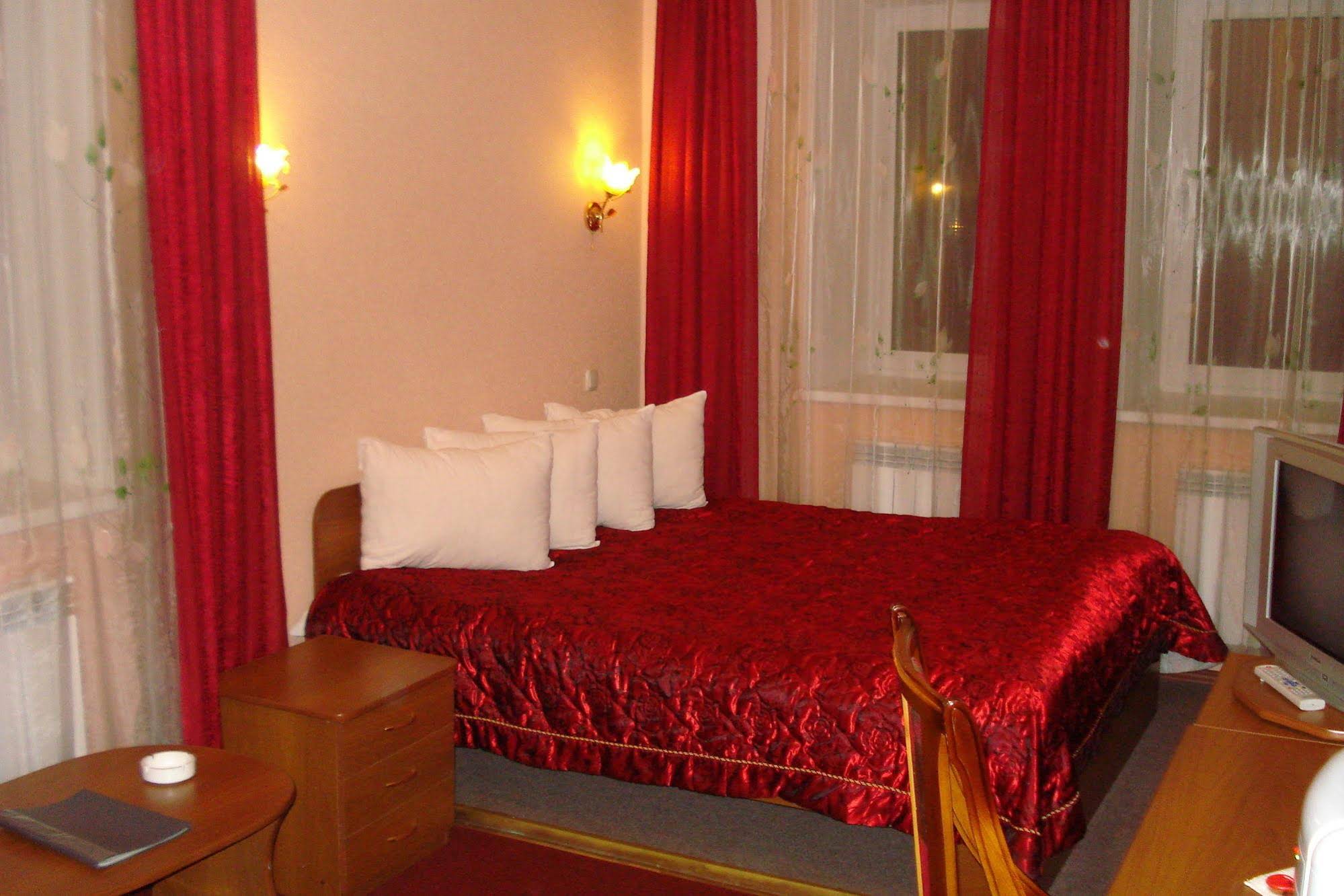 Yakhont Hotel