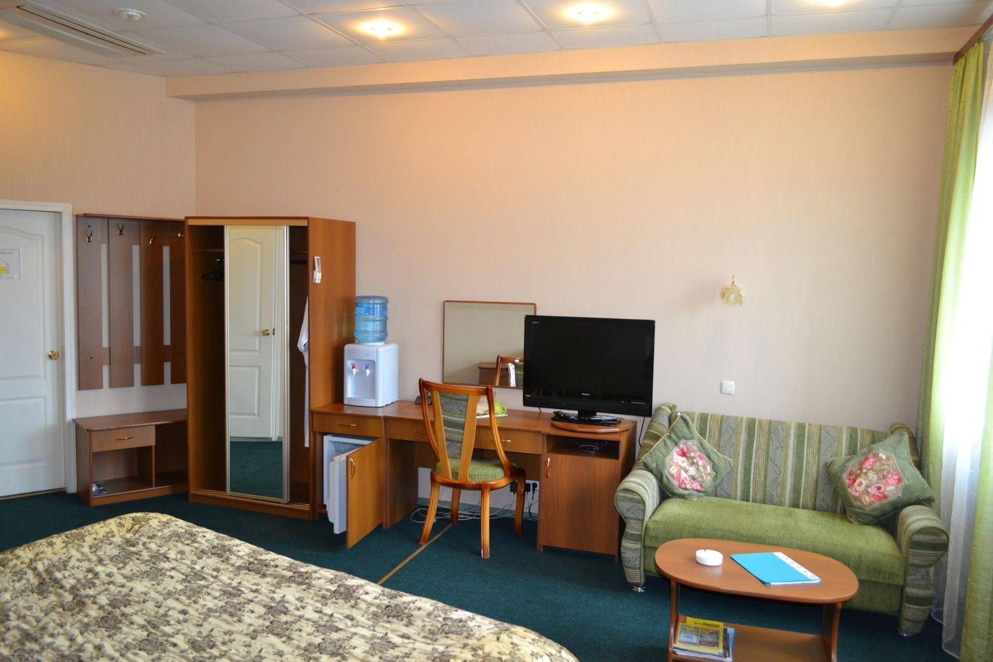 Yakhont Hotel