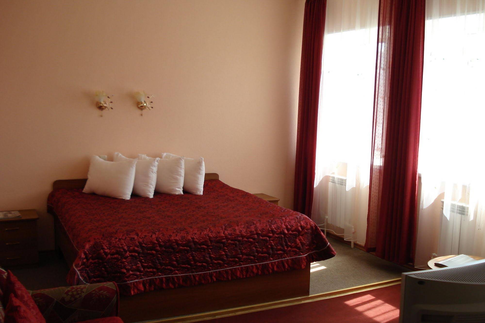 Yakhont Hotel
