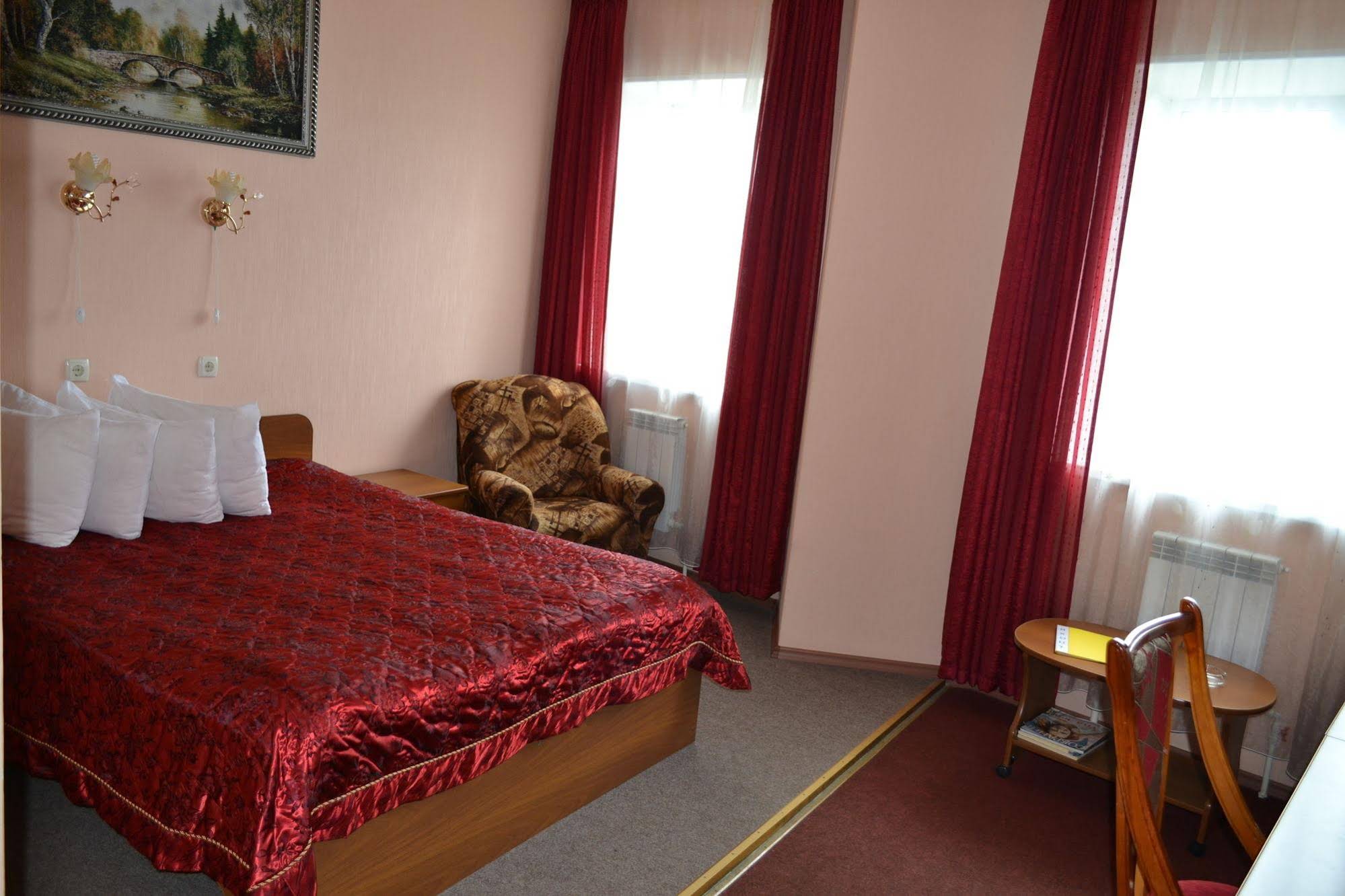 Yakhont Hotel