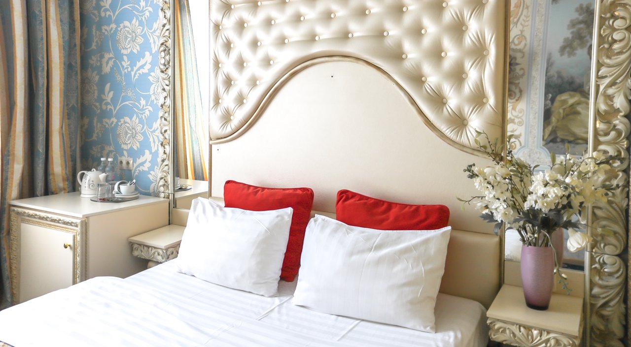 Gallery Voyage Hotel