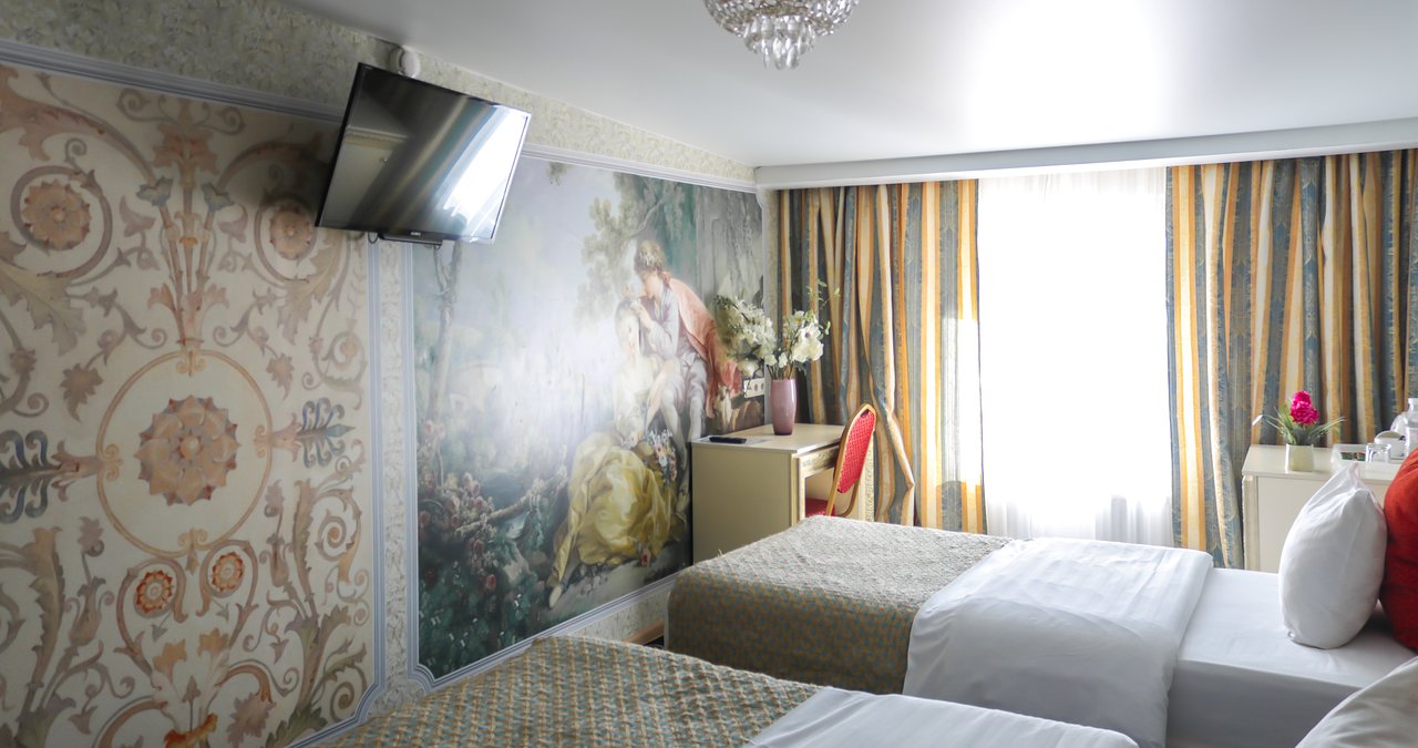 Gallery Voyage Hotel