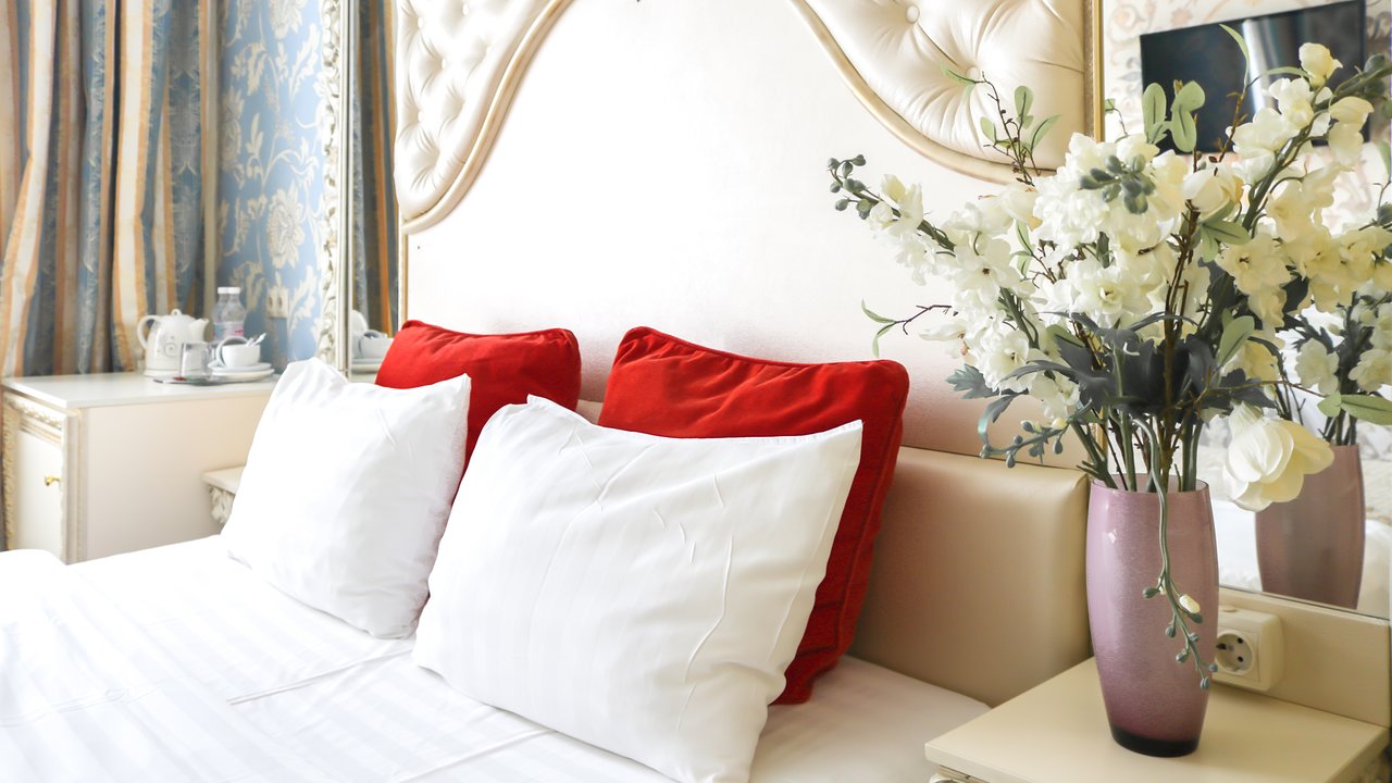 Gallery Voyage Hotel