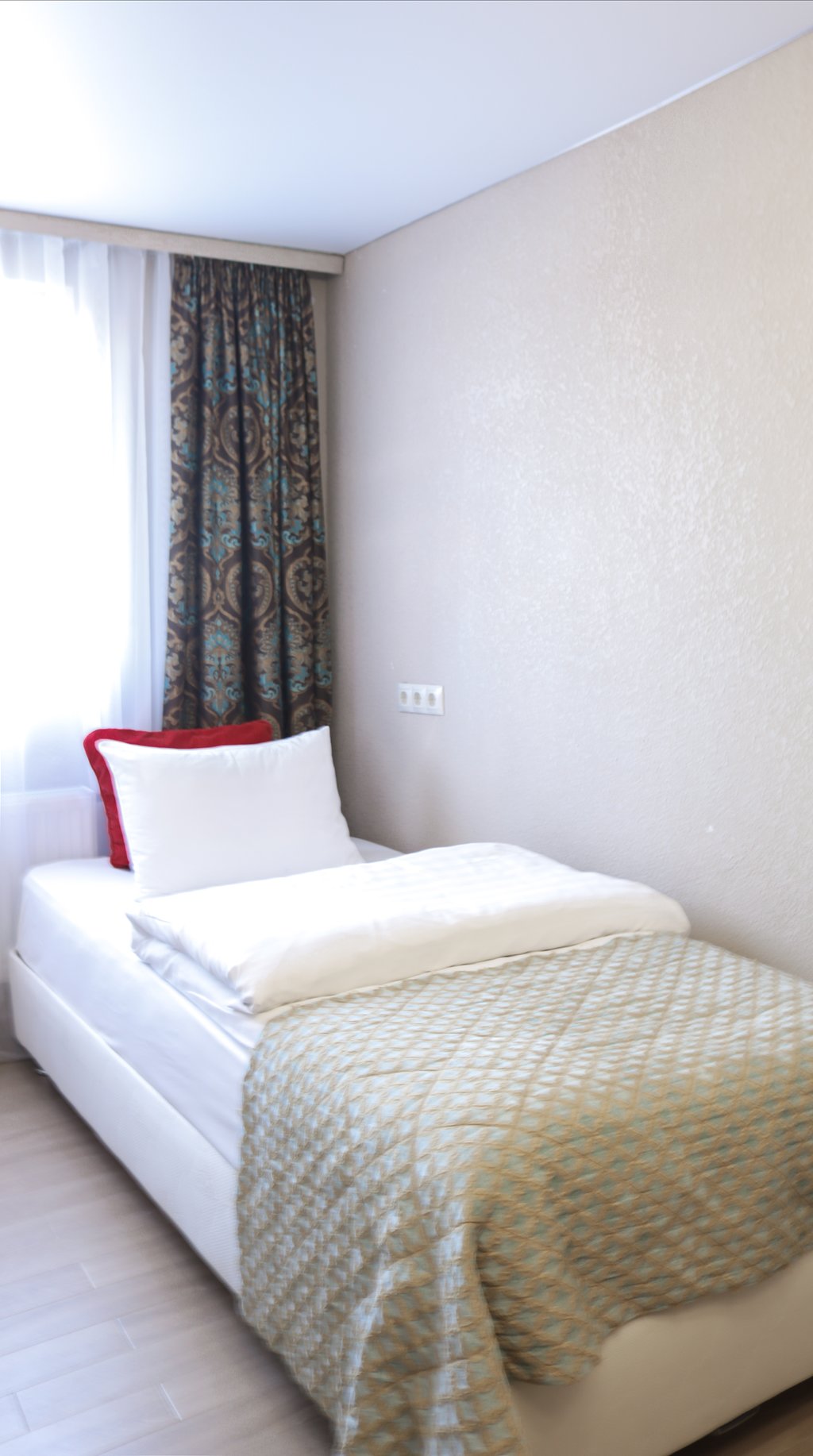 Gallery Voyage Hotel