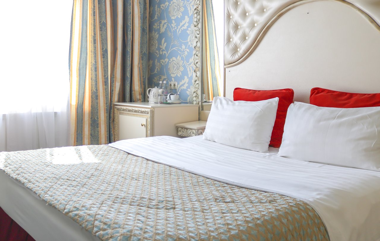 Gallery Voyage Hotel