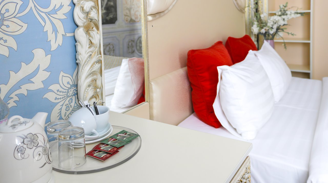 Gallery Voyage Hotel
