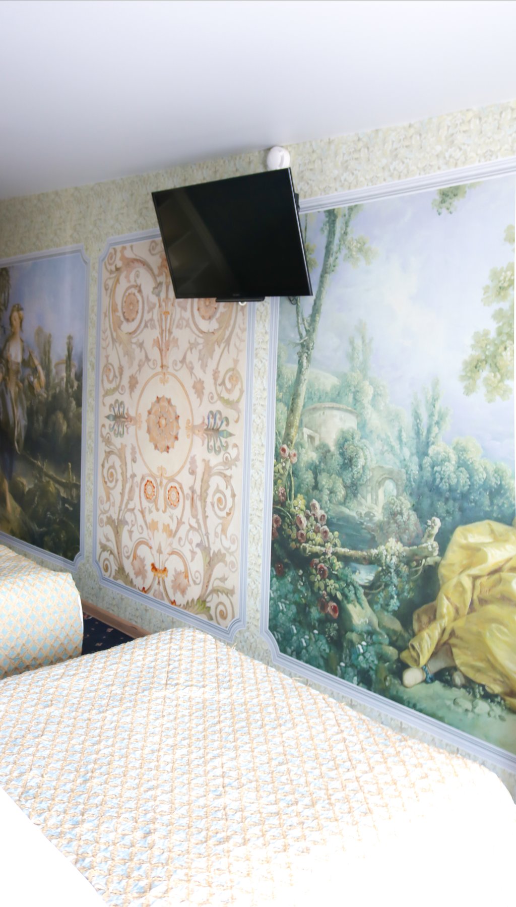 Gallery Voyage Hotel