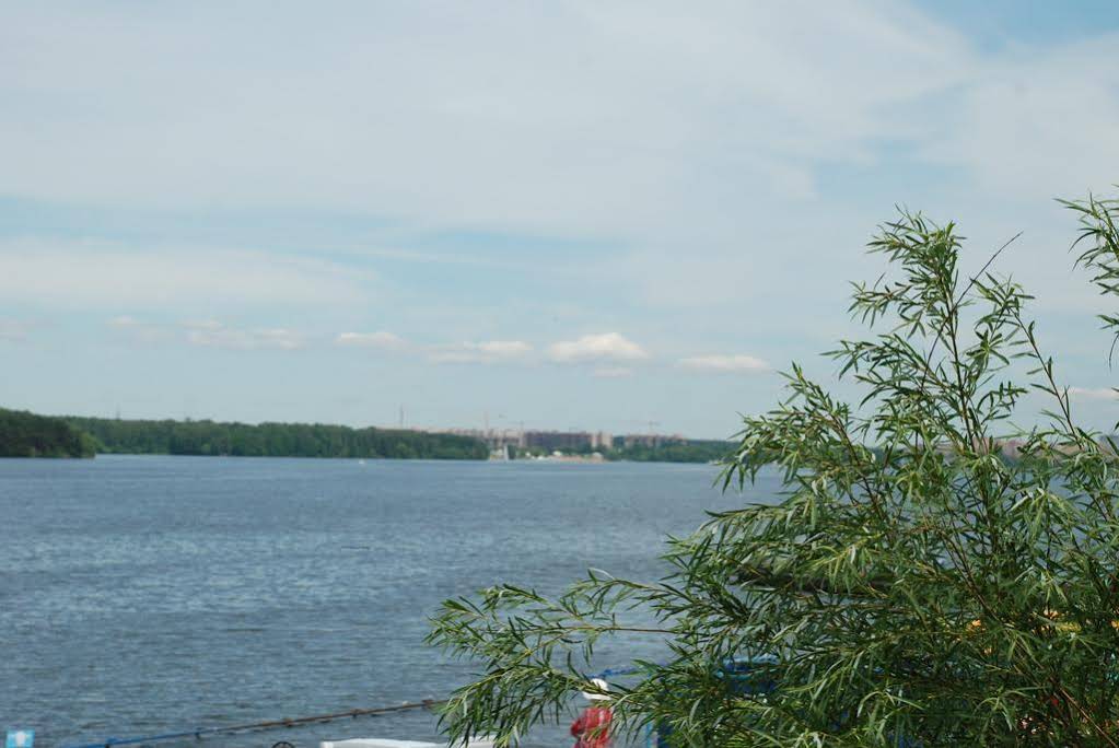 Novy Bereg Hotel Yacht Club