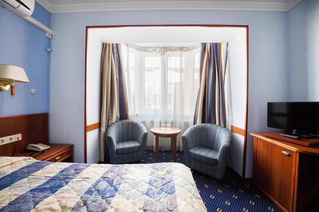 Novy Bereg Hotel Yacht Club