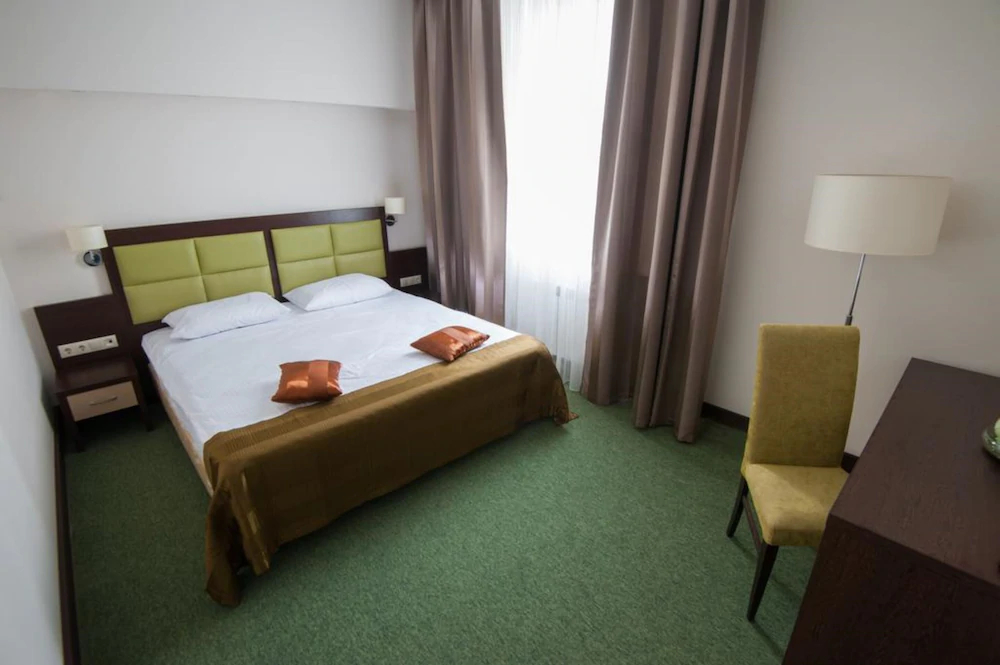 Iskra Hotel