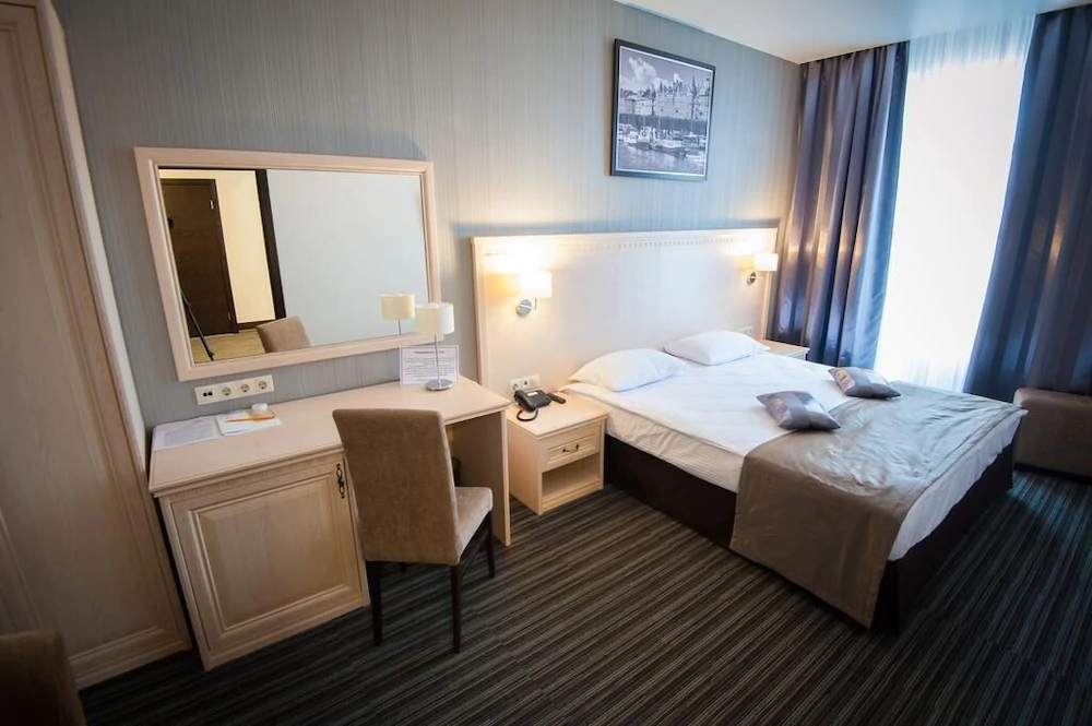 Iskra Hotel