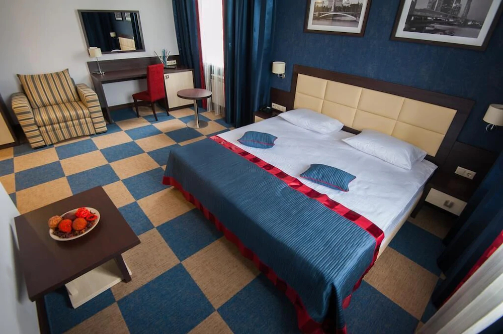 Iskra Hotel