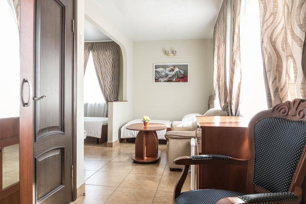 Duet Hotel