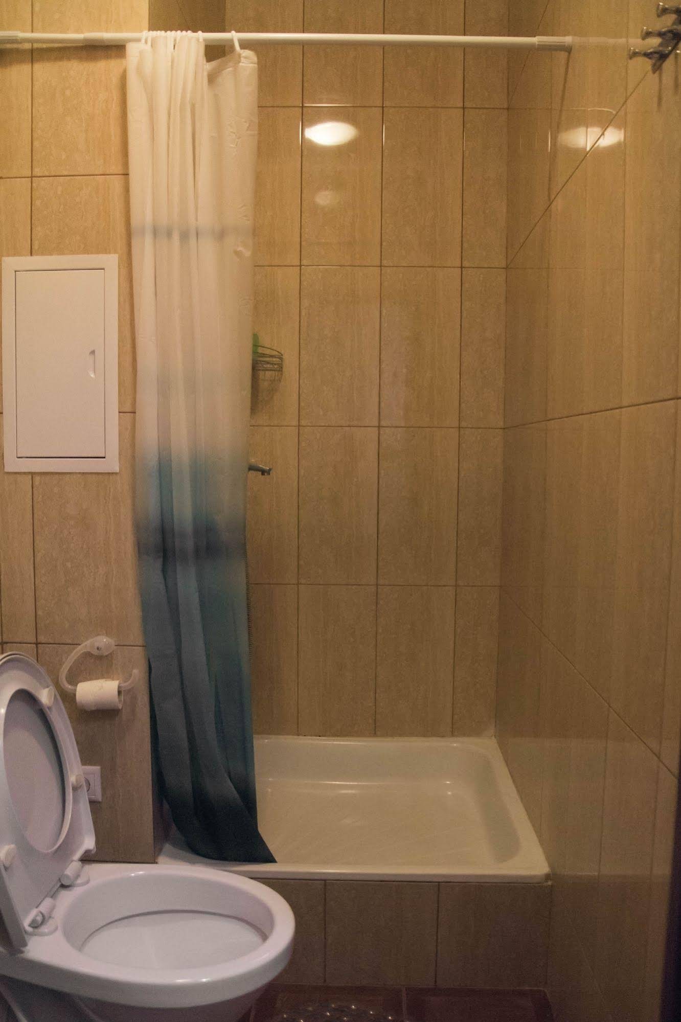 Ah-Hotel