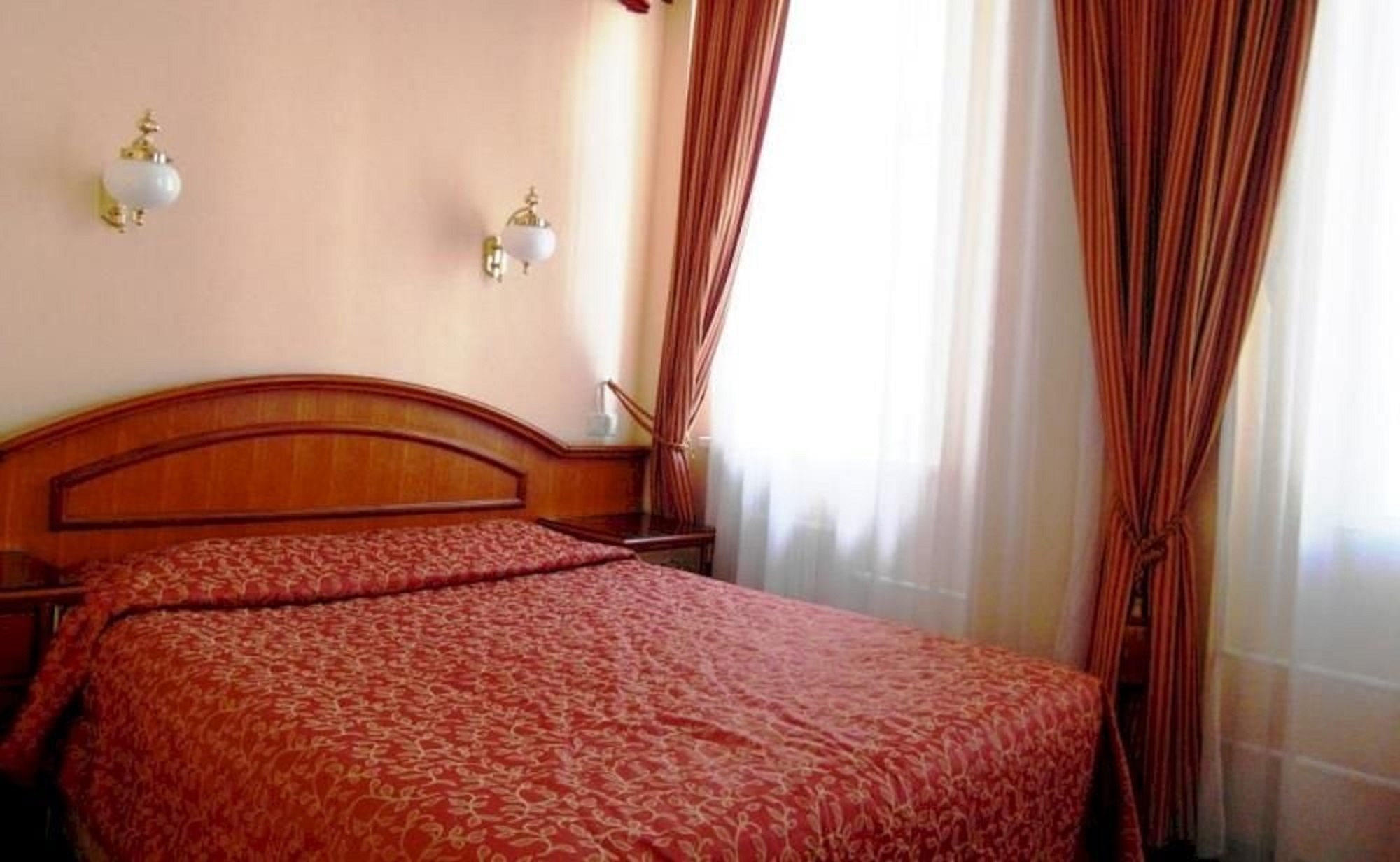B60 Hotel