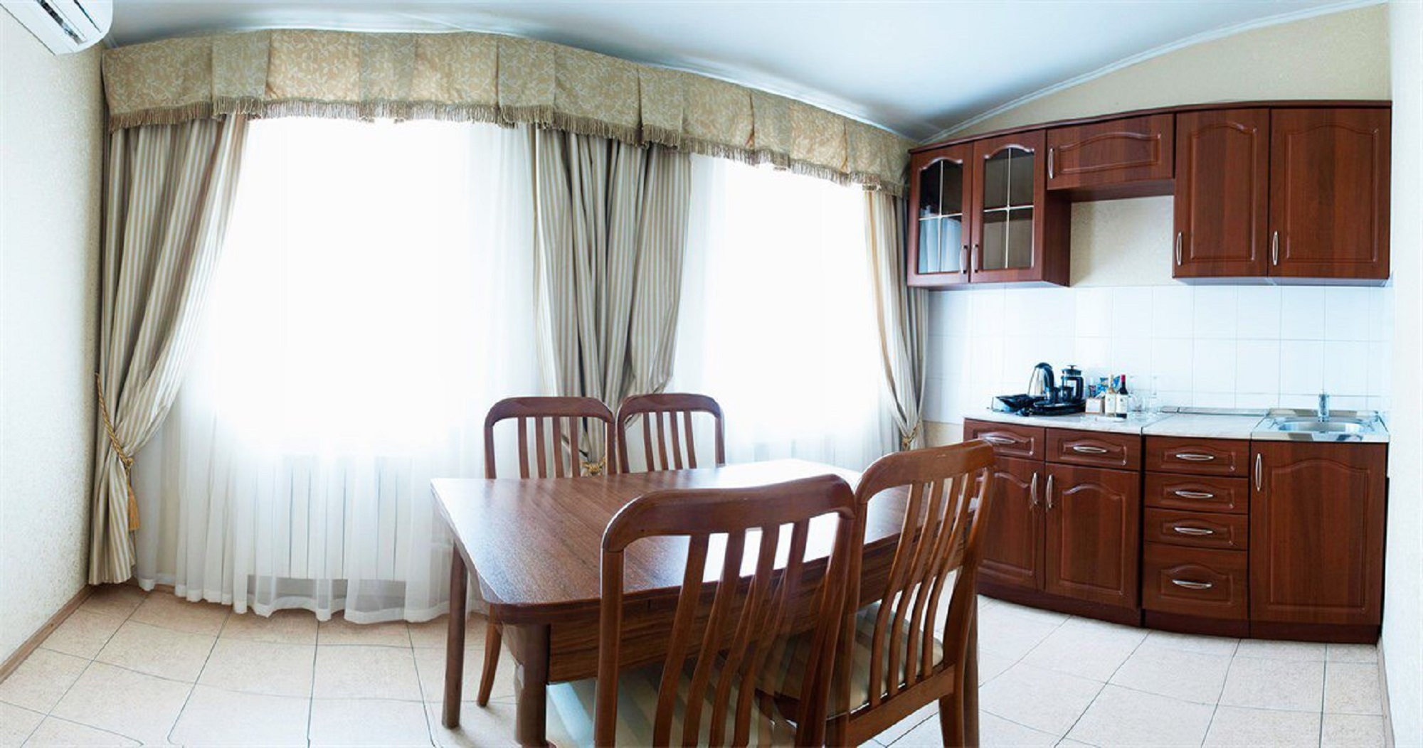 B60 Hotel