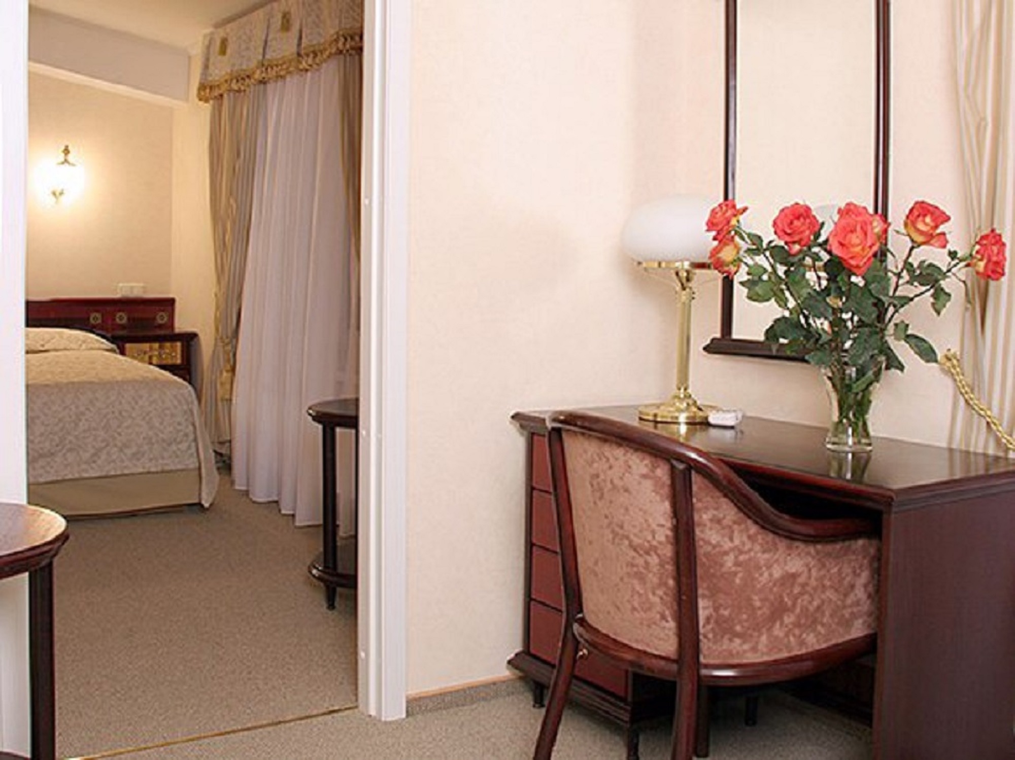 B60 Hotel