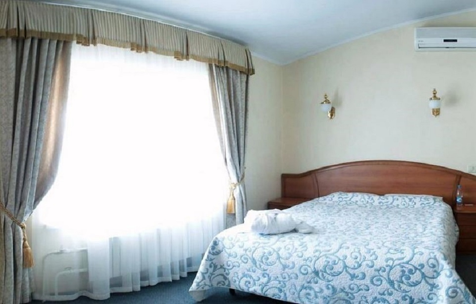 B60 Hotel