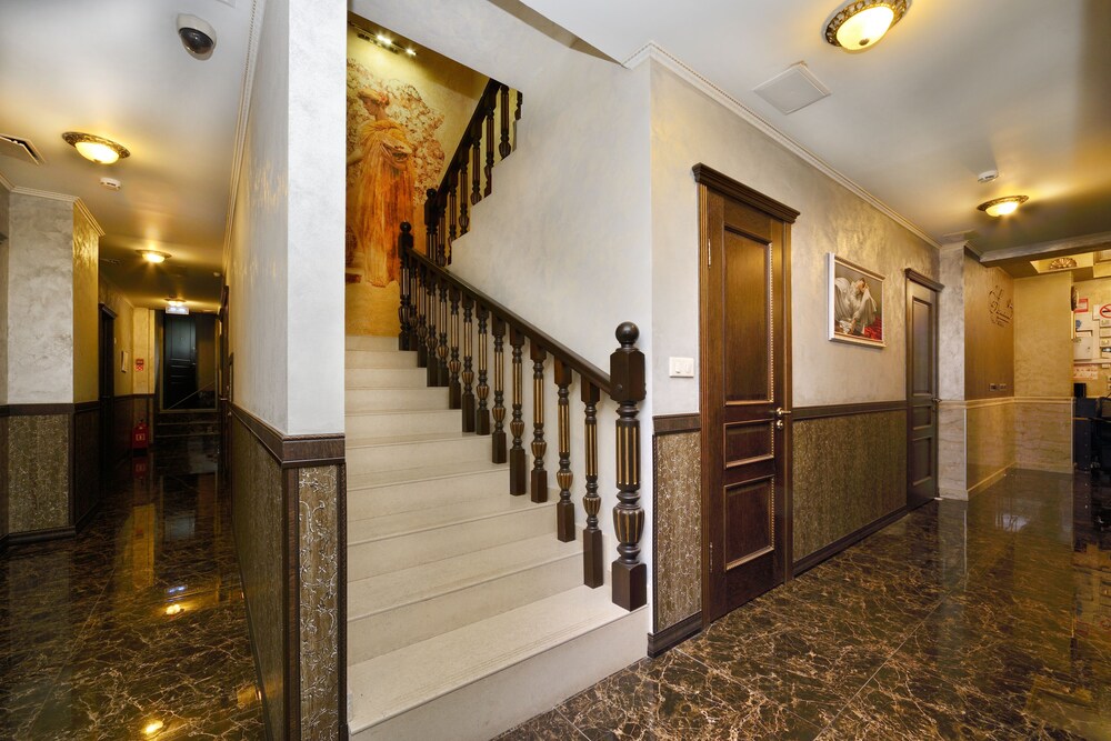 Angelina Hotel