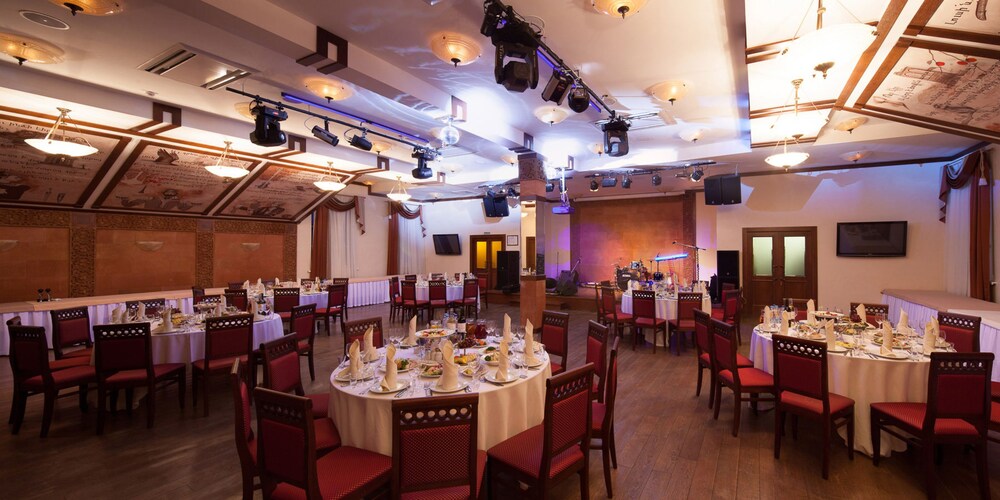 Arthurs Village & Spa Hotel