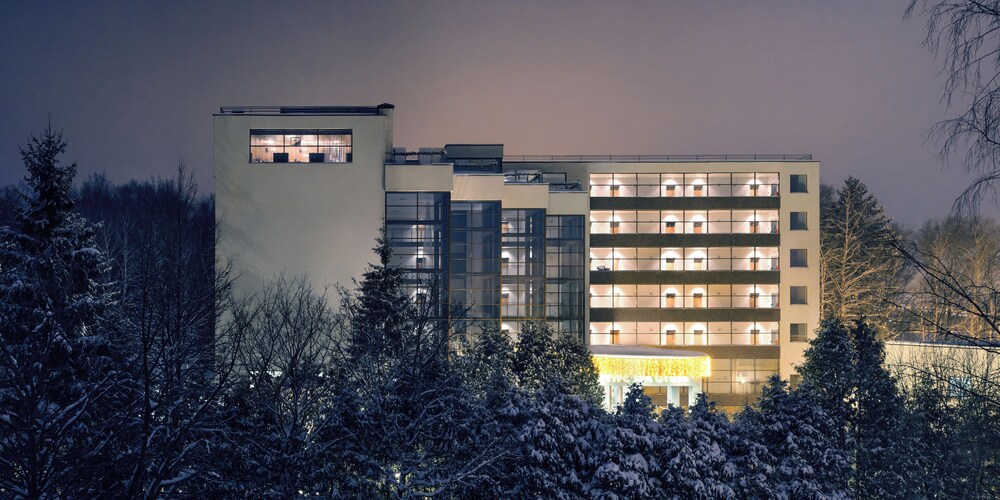 Arthurs Village & Spa Hotel