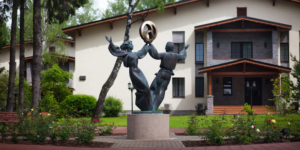 Arthurs Village & Spa Hotel