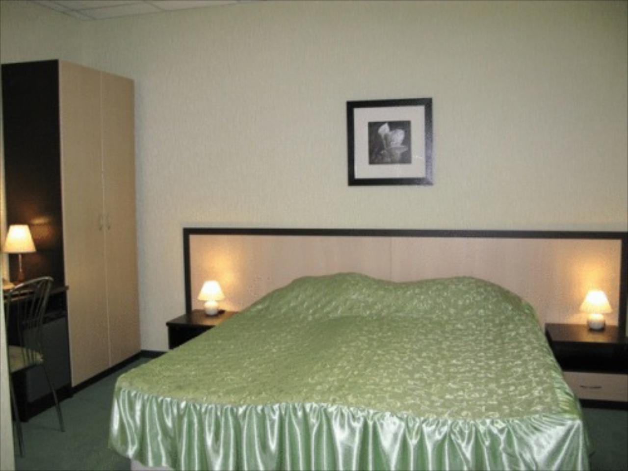 Ave Hotel