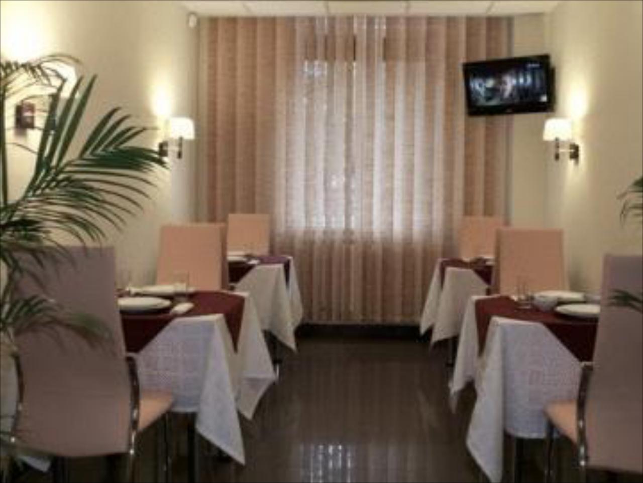 Ave Hotel