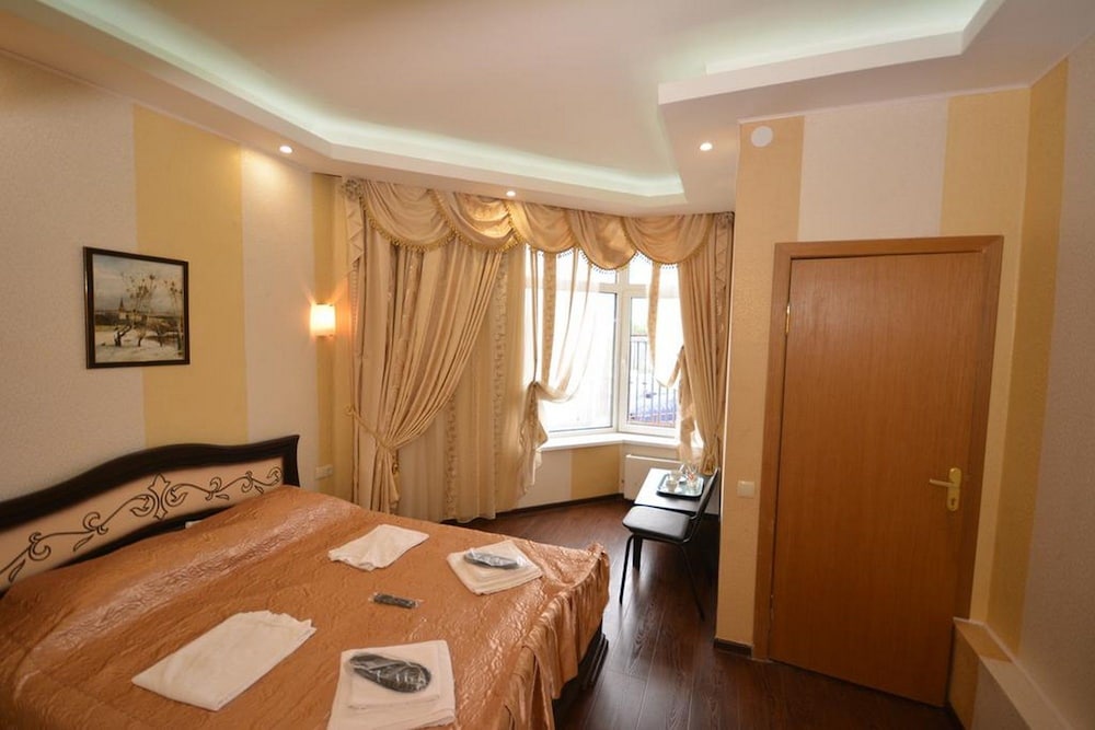 Aviator Hotel
