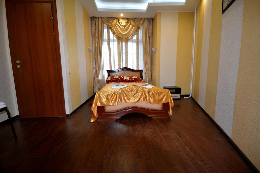 Aviator Hotel