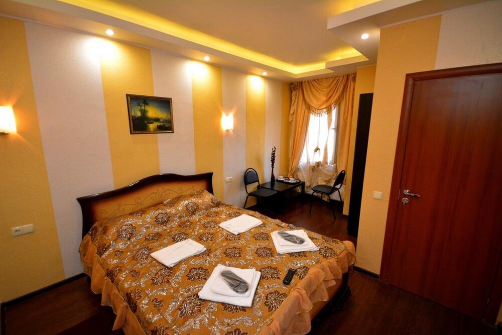 Aviator Hotel