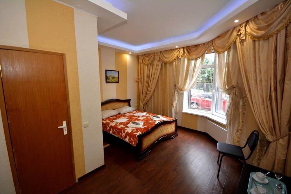 Aviator Hotel