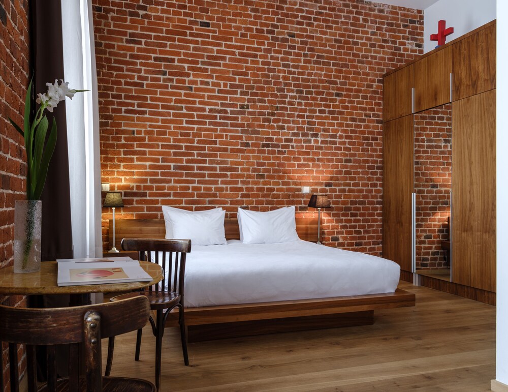 Brick Design Hotel