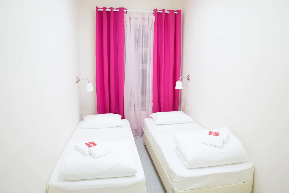 ArtCapsule Hostel