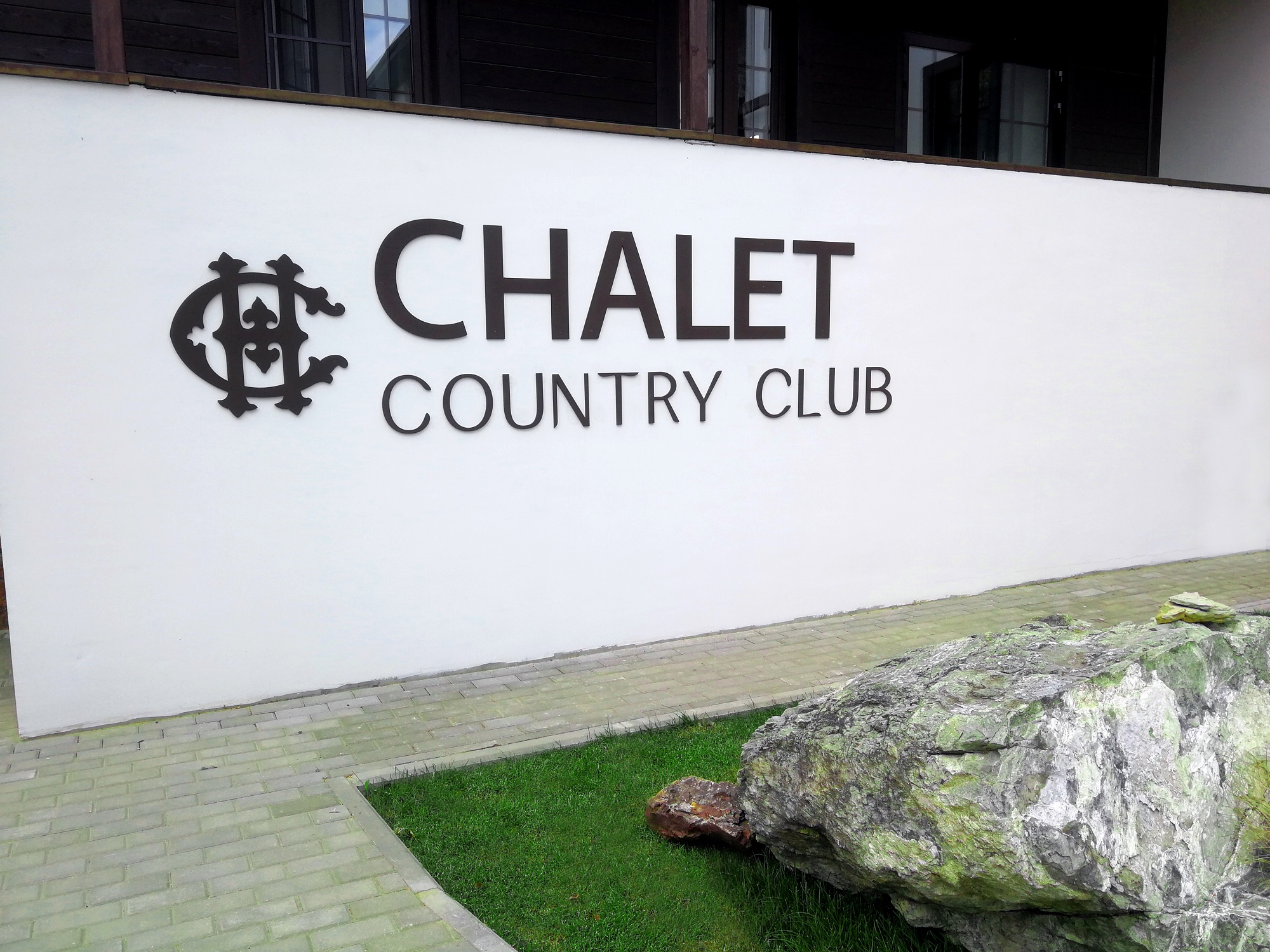 Chalet Country Club